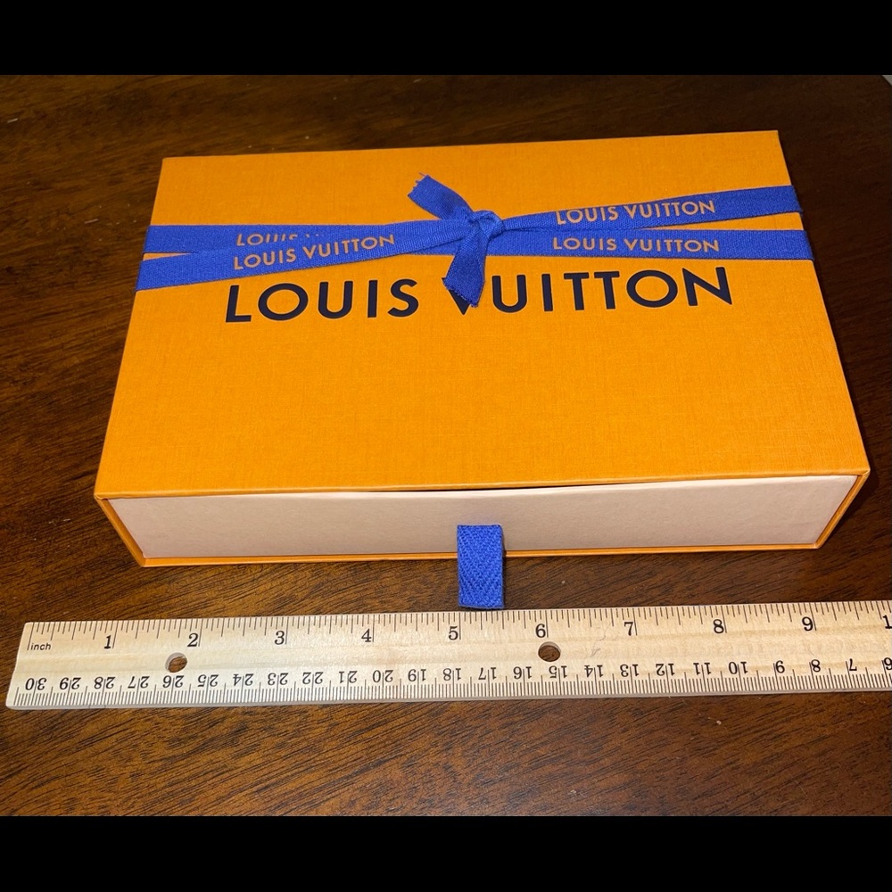 LOUIS VUITTON BOX WITH RIBBON